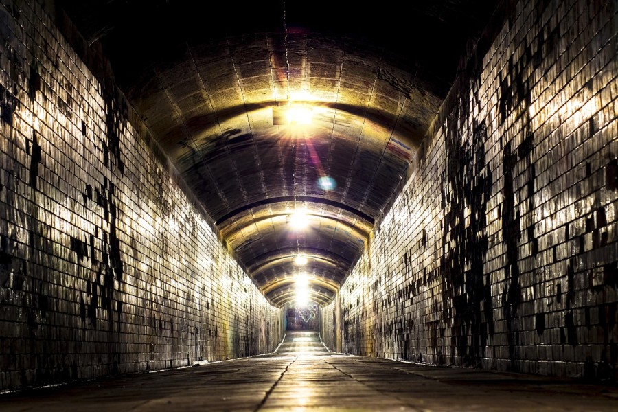 Tuletõrjujad leidsid Ceuta ülikoolilinnaku all asuvatest tunnelitest migrantide laagri