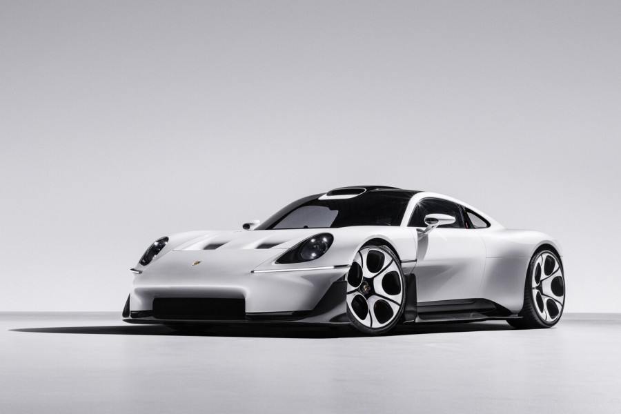 Porsche esitleb uut supersportautot