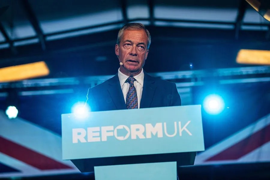 Nigel Farage hoiab tähelepanu ebaseaduslikul rändel