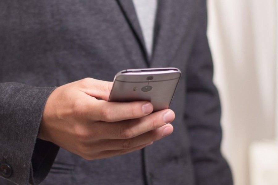 Nutitelefon jälgimisseadmena: vaikne massijälgimine reklaamiandmete kaudu