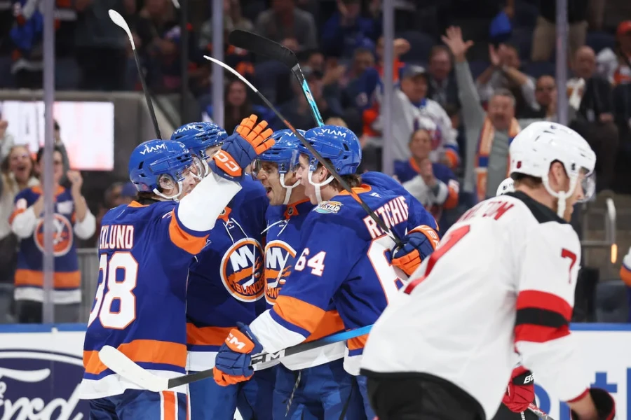 Victor Eklund lõi oma esimese NHL-i värava, kui Islanders alistas Hudson Riveri vastasseisus Devilsi 6:0