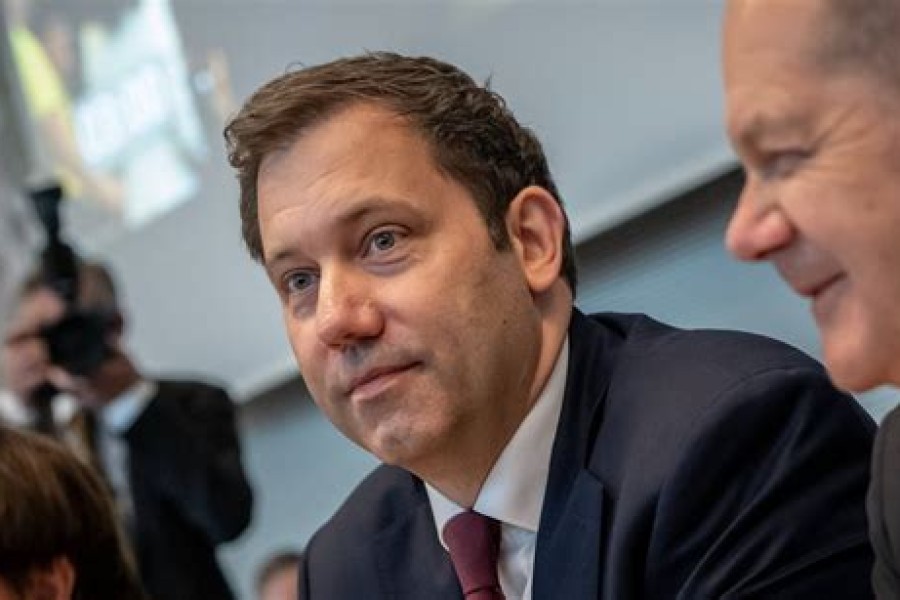 Saksa rahandusminister kulutas 188 000 eurot maksumaksja raha fotodele, soengule ja meigile