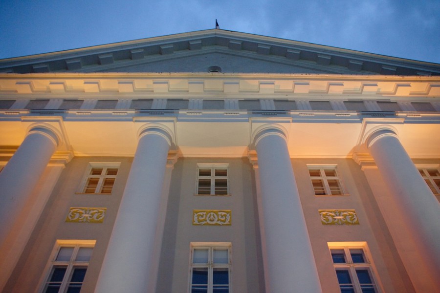 13.10.1803 Tartu ülikoolis hakati õpetama eesti keelt
