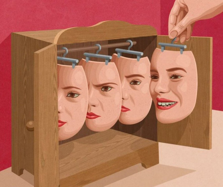 Inimesed peidavad end maskide taha