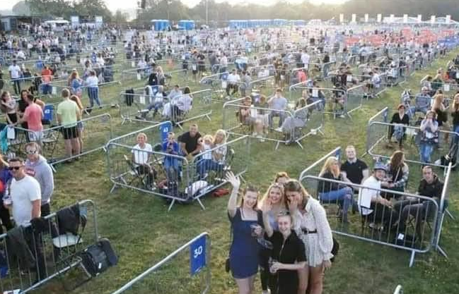 Nad otsustasid, et 2-ruutmeetriste alade barrikaadimine on parim viis väliüritustel osalemiseks