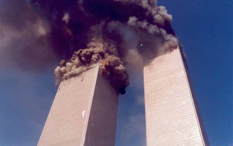 Kahe lennuki rünnaku mõju tornidele