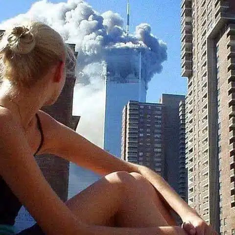 Käimas oli fotosessioon ja see lõppes rünnaku jäädvustamisega taustal