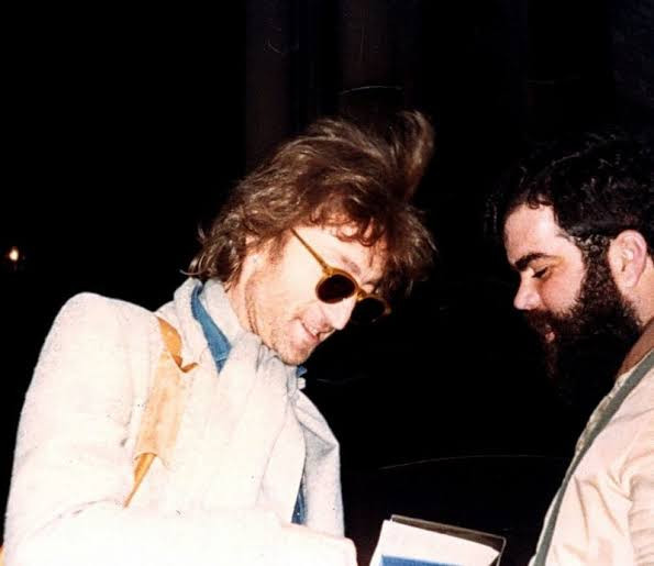 John Lennon jagas oma tapjale autogrammi, paar tundi enne mõrva