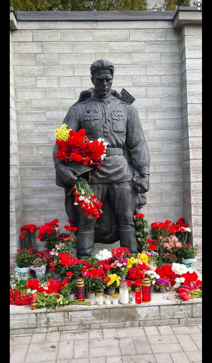 Tallinn: Pronkssõdur. 8. mai hommik 2025. aastal.