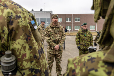 Galerii: prints William külastas Tapa sõjaväelinnakut