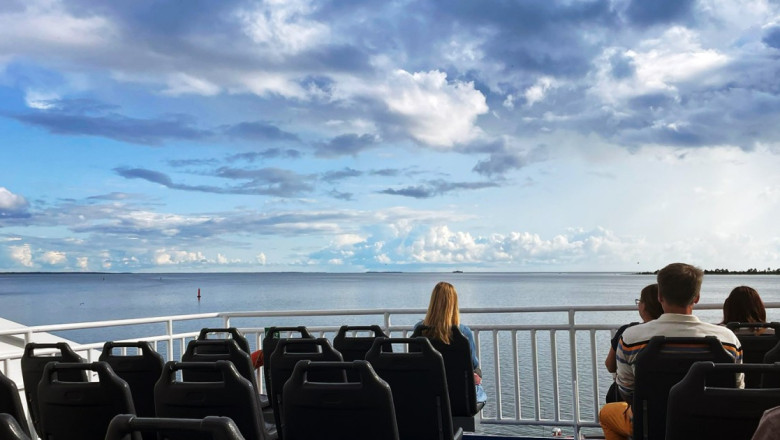 Hiidlased ja saarlased saavad mandrilt naabersaarele sõita püsielaniku soodustusega