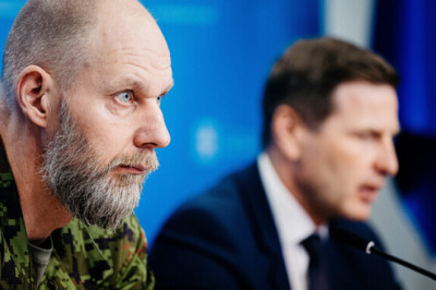 Kaitsevägi otsib viise rohkem tegevväelasi värvata ja teenistuses hoida