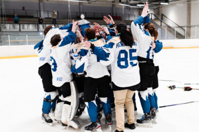 Naiste hokiliiga finaali läks juhtima Everest, pronksi sai Säde