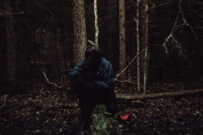 Arvustus. Kassikontserdi uue albumi läbivaks teemaks on kohtumine nõiaga