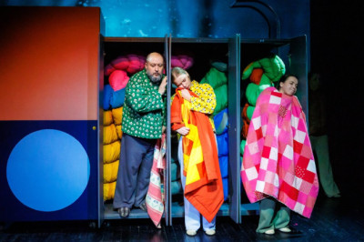 TEATRIARVUSTUS | „Lasteaed“ paneb lustima nii näitlejad kui publiku. Soe vaatamissoovitus, sest üks naeruteraapia seanss kulub ära igaühele