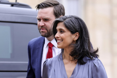 KEEGI POLE KUTSUNUD: JD Vance'i abikaasa ja USA julgeolekunõunik külastavad Gröönimaad