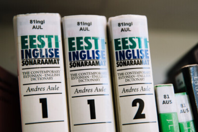 Keeleminutid. Eesti keele õppijad sõnaraamatute maailmas