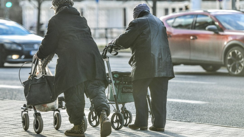 SUGULASED HÄDAS: vanamemm võib ohtlik olla nii endale kui teistele, kuid ravile ta ei lähe