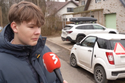 TV3 VIDEO | „Hea on trennis käia, aga vahel ohtlik...“ Koolinoorte seas koguvad populaarsust mopeedautod