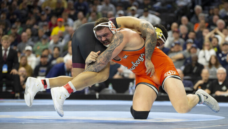 VIDEO | Maadluse olümpiavõitja sai NCAA finaalis šokeeriva kaotuse
