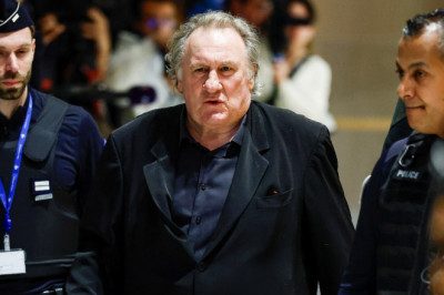 Filmistaar Depardieu toodi naiste seksuaalses ahistamises süüdistatuna kohtu ette