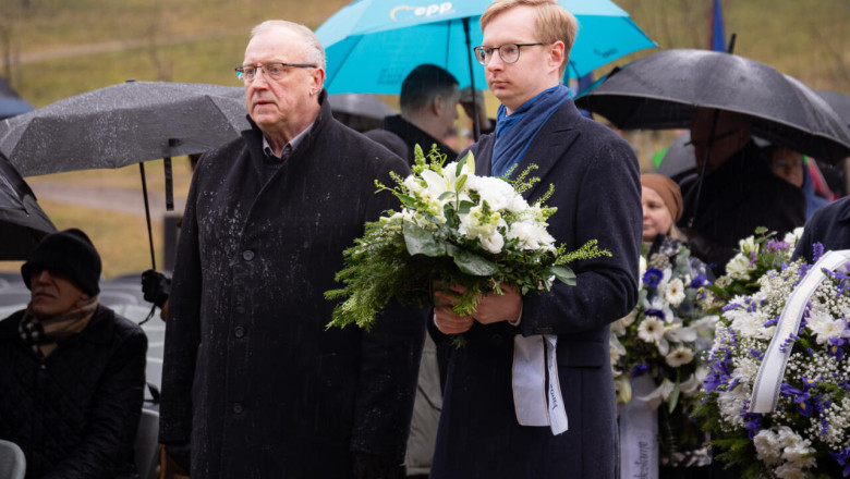 GALERII: mälestati märtsiküüditamise ohvreid