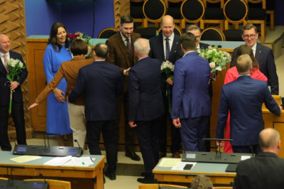 GALERII |  Riigikogus annavad ametivande uued ministrid