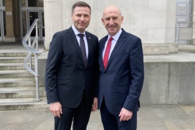 Pevkur kohtumisel UK kaitseminister Healey’ga: NATO kaitsekulud peavad kahekordistuma | Kaitseministeerium