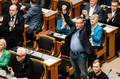 Riigikogu liikmed peavad põhiseaduse muutmist ajalooliseks päevaks