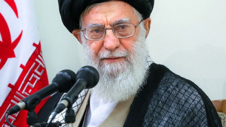 Kinnitamata: Trumpi kiri Khameneile