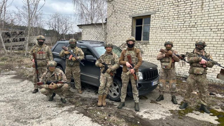 Ukraina rahvuskaart tänab Eesti annetajaid maasturi ja rehvide eest