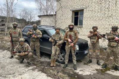 Ukraina rahvuskaart tänab Eesti annetajaid maasturi ja rehvide eest