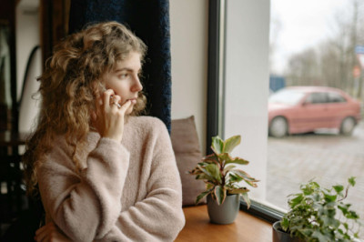 Kümned tuhanded petukõned päevas: tavaliste eestlaste telefoninumbrite abil üritatakse teha petukõnesid