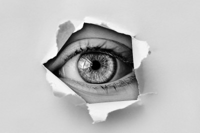 Tasahilju ja hiilides, aga elektrooniline Suur Vend saab väge juurde