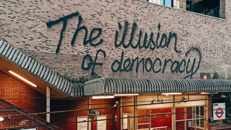 Lääne eliidi sõda demokraatia vastu on saanud avapaugu