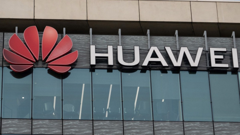 EL katkestab korruptsiooniskandaali ja julgeolekuhirmude tõttu sidemed Huawei lobitööga