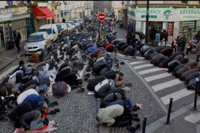 Indias töötavad buldooserid ööpäevaringselt, et lammutada mošeesid