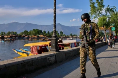 Pakistan nõustub kasvavate pingete keskel Kashmiri rünnakut uurima