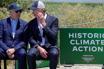 Demokraadid ühinevad vabariiklastega, et blokeerida Bideni püüdlusi edendada Gavin Newsomi bensiiniautode keeldu