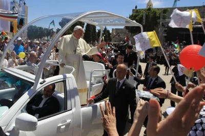 Franciscuse „paavst-mobiil” muudetakse Gaza mobiilseks kliinikuks