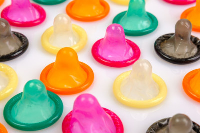 Leedu aktivistid jagasid võidupühal kondoome, et takistada 