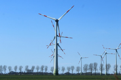 Nonii, seltsimehed tuulekummardajad ja seadusekuulekad kodanikud!