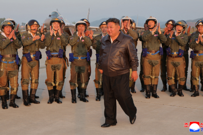 Kim Jong-un juhib Põhja-Korea õhuõppusi ja nõuab tõhusamat sõjaks ettevalmistumist