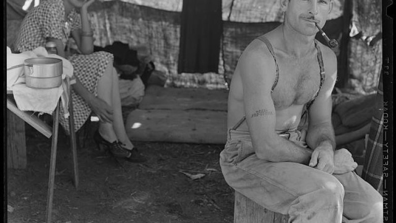 Ajajoon : Töötu saekaatri tööline ja tema naine Oregonis, august 1939