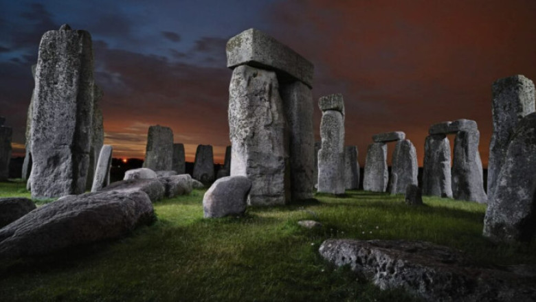 Uus teadus: Koolilastele õpetatakse, et mustanahalised ehitasid Stonehenge