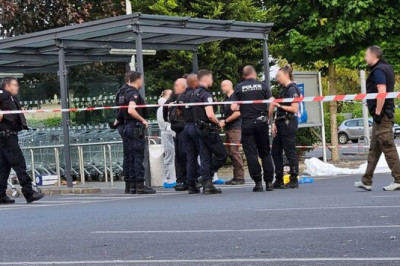 Erinevus rikastab: eksootilise välimusega võõrtööjõud lõi 14-aastasel poisil kirvega kõrri