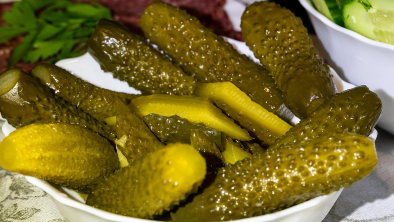 Käes on hapukurgi hooaeg poliitikas