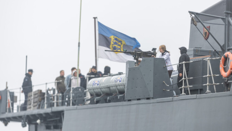 Kaitsevägi: Mereväelased tähistasid Lennusadamas väeliigi 32. taasloomise aastapäeva