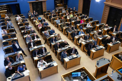 Riigikogu arutas turvalise ja stabiilse elukeskkonna tagamisega seotud küsimusi