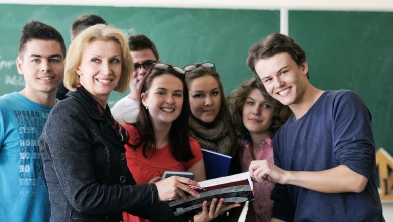 Valitsus kinnitas õpetajate töötasu alammääraks 1970 eurot